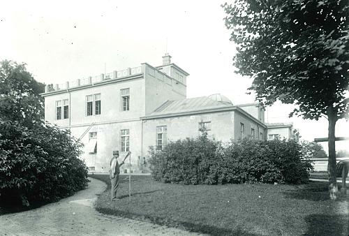 [Der Erweiterungsbau auf dem Westfl&uuml;gel]
