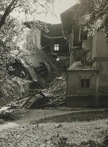 [Die zerst&ouml;rte Villa]