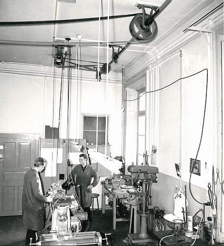 [Feinmechanische Werkstatt im alten Sternwartgeb&auml;ude]