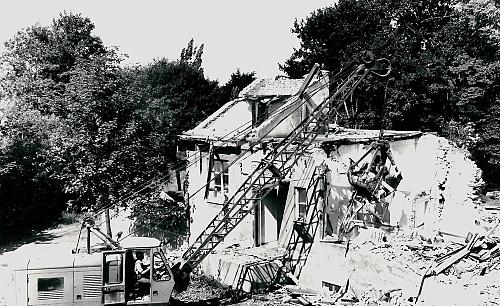 [Abriss des alten Sternwartgeb&auml;udes]
